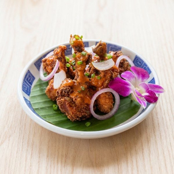 ปีกไก่ซอสมิโสะศรีราชา