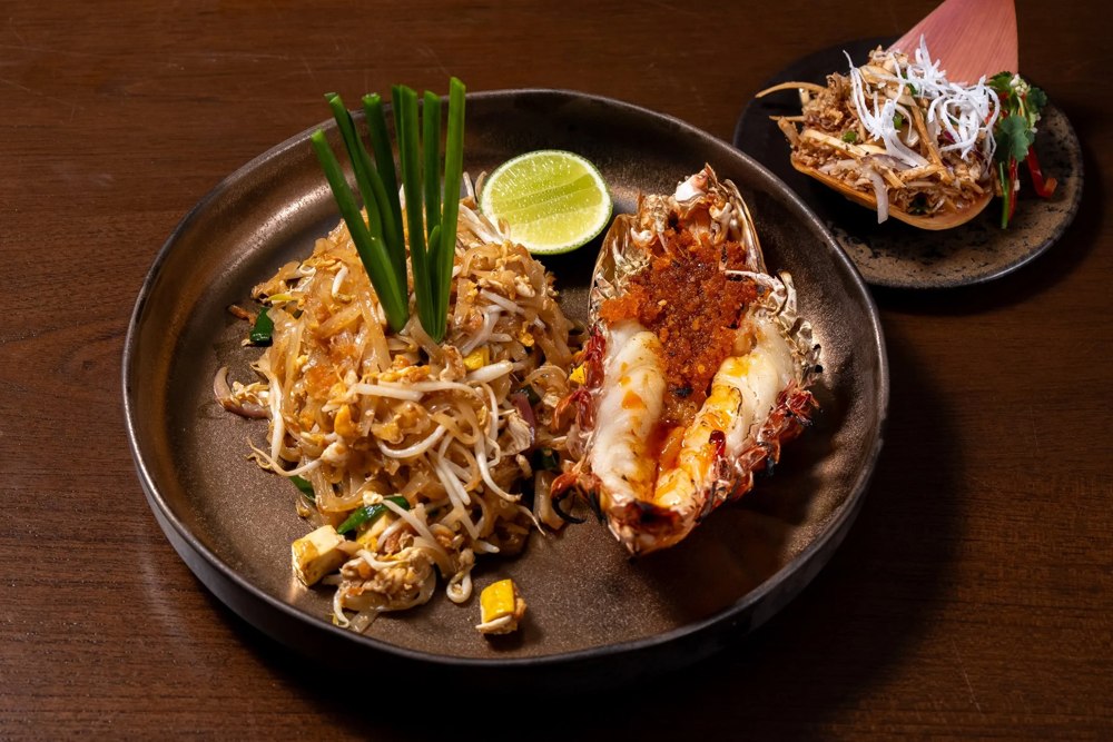 Phad Thai Goong Lai Sua Yang